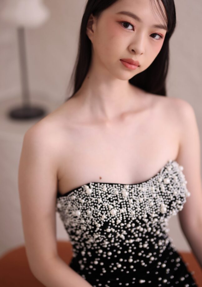 Black Gown - Image 2