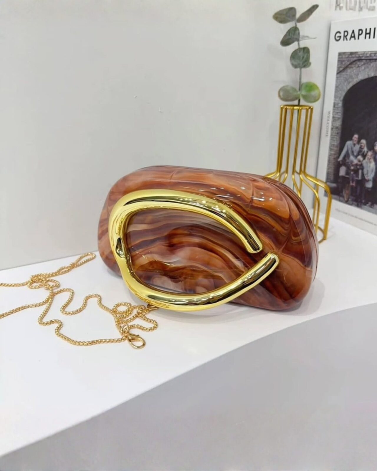 Clam Clutch