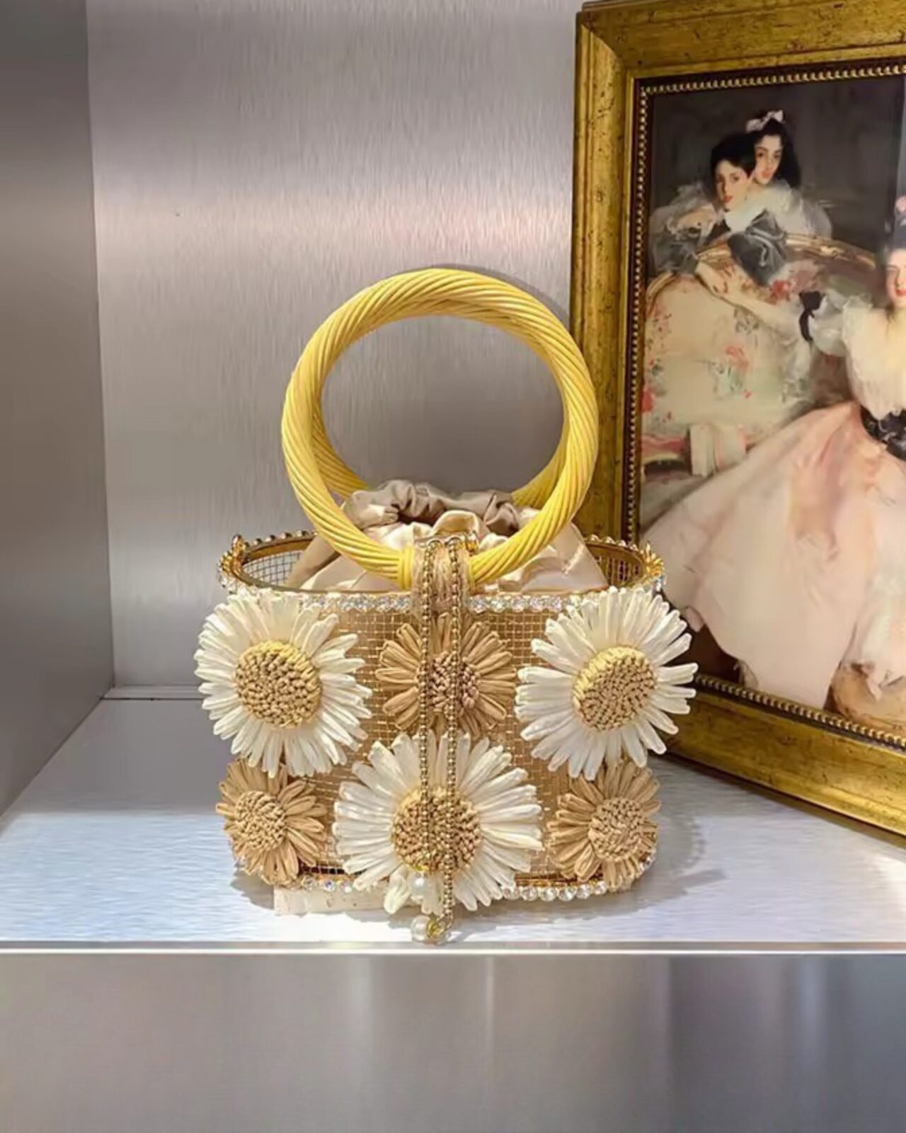 Daisy Clutch