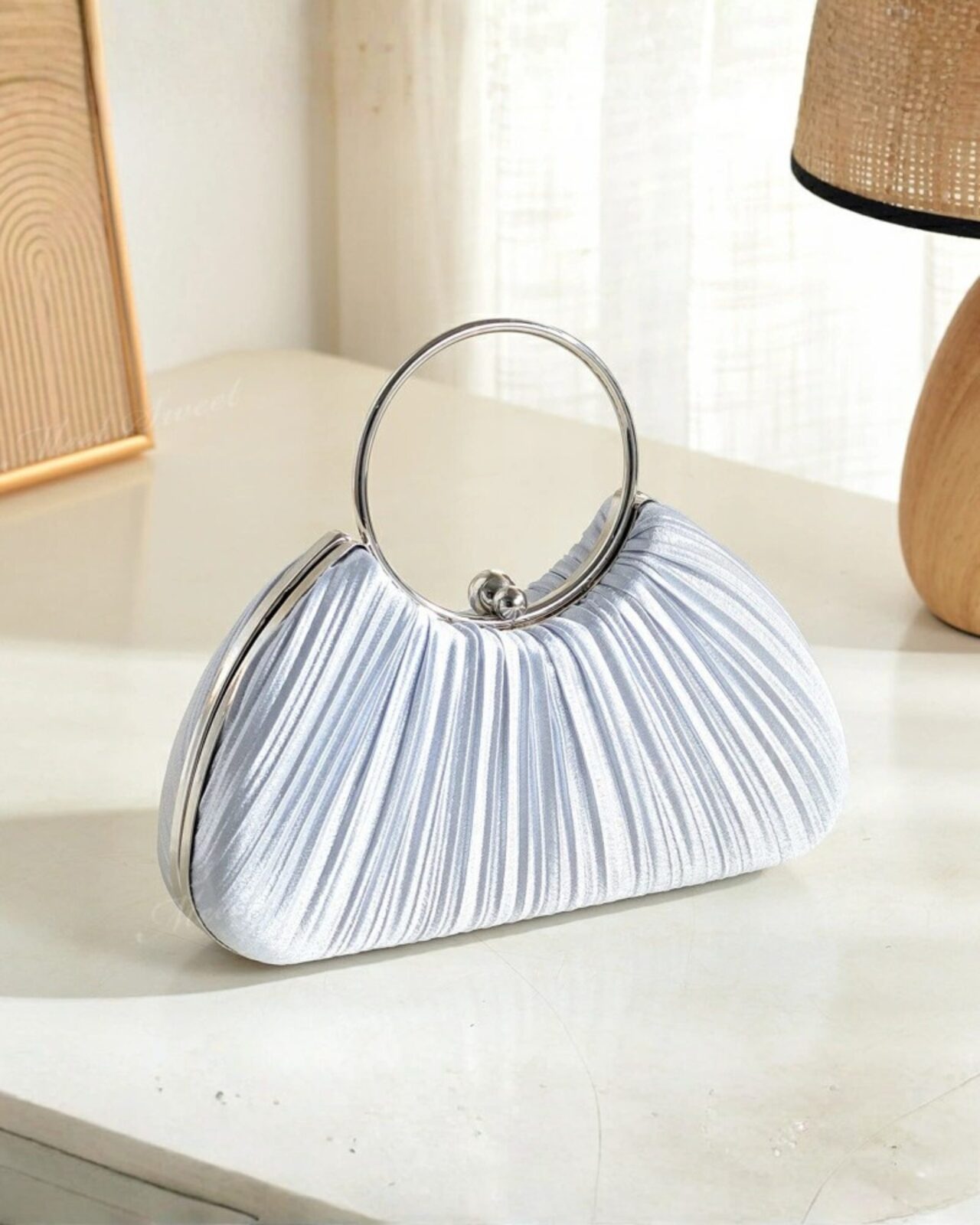 Classy Clutch