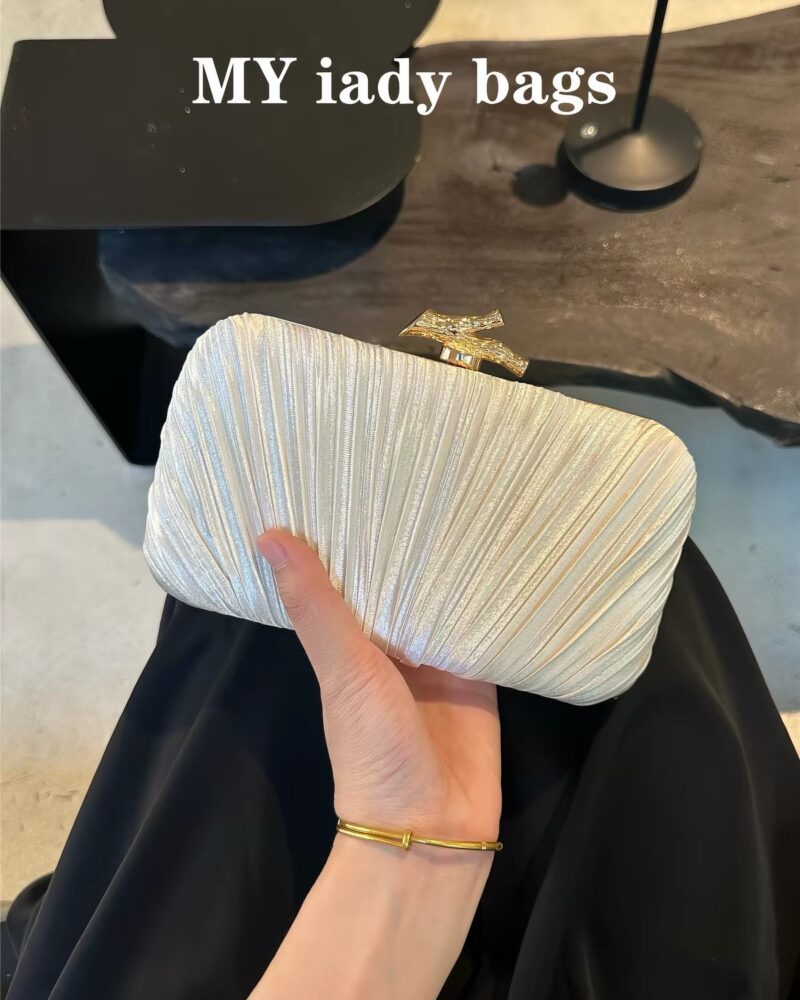 Zinnia Clutch