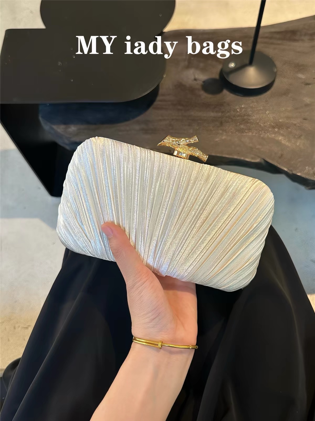 Zinnia Clutch