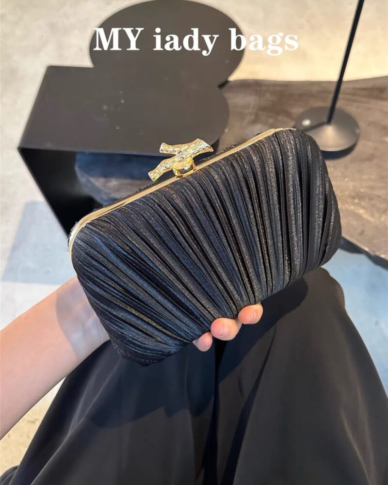 Zinnia Clutch