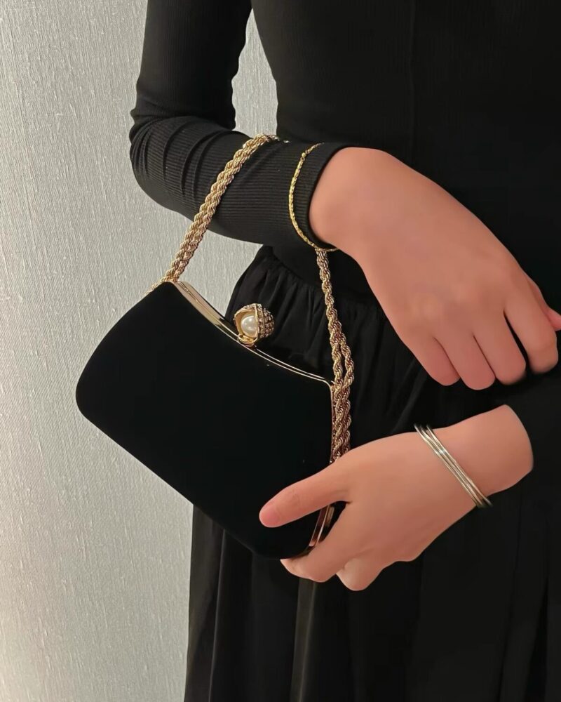 Iris Clutch